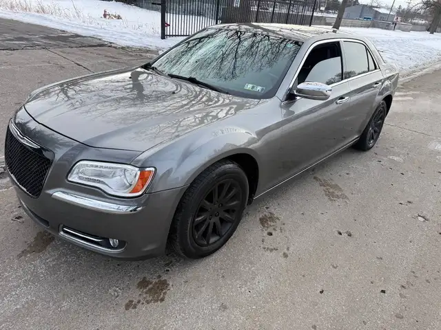 2012 Chrysler 300 V6 RWD Loaded $3000 FIRM - Photo 3