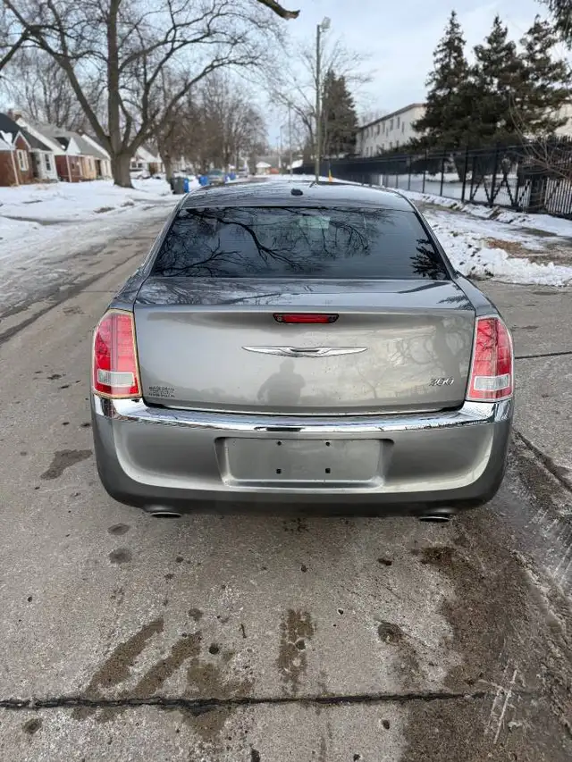 2012 Chrysler 300 V6 RWD Loaded $3000 FIRM - Photo 5