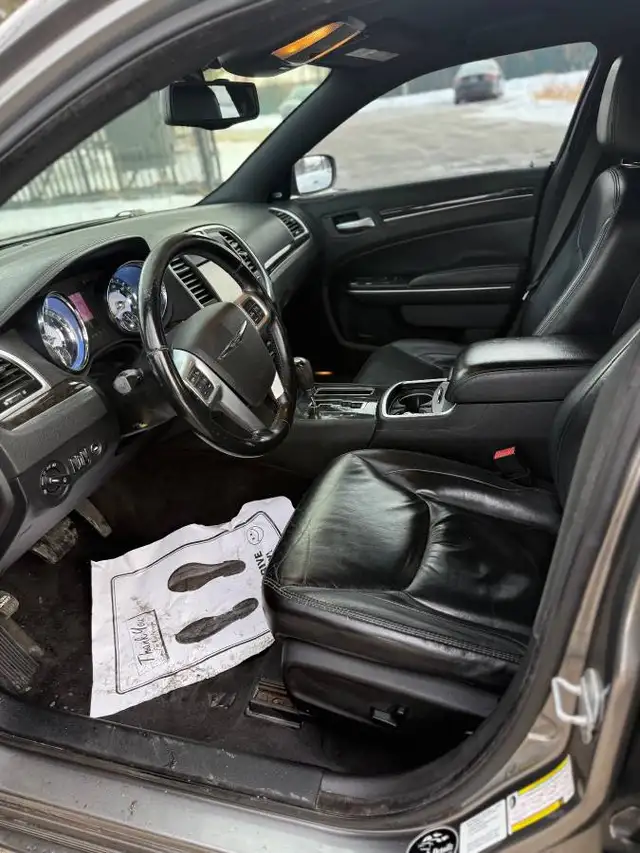 2012 Chrysler 300 V6 RWD Loaded $3000 FIRM - Photo 8