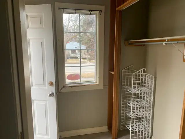 2 Bedroom Main Level House - Photo 2