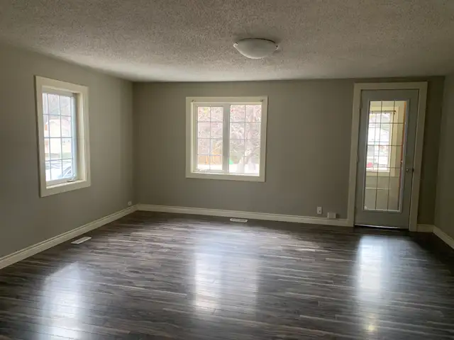2 Bedroom Main Level House - Photo 4