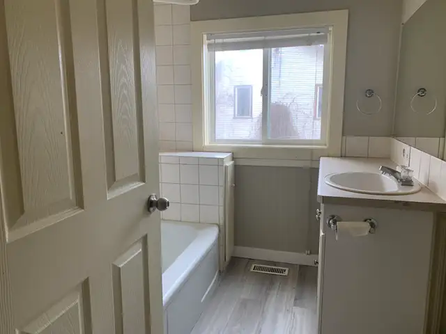 2 Bedroom Main Level House - Photo 11