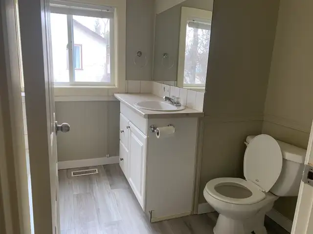 2 Bedroom Main Level House - Photo 12