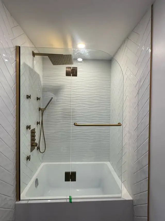 Custom Shower Glass Enclosures - Photo 3