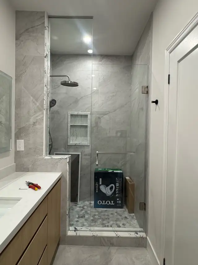 Custom Shower Glass Enclosures - Photo 4