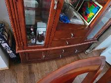 buffet table & hutch - Photo 4