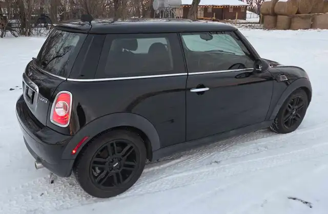 2013 Mini Cooper Baker Street Edition - Photo 3