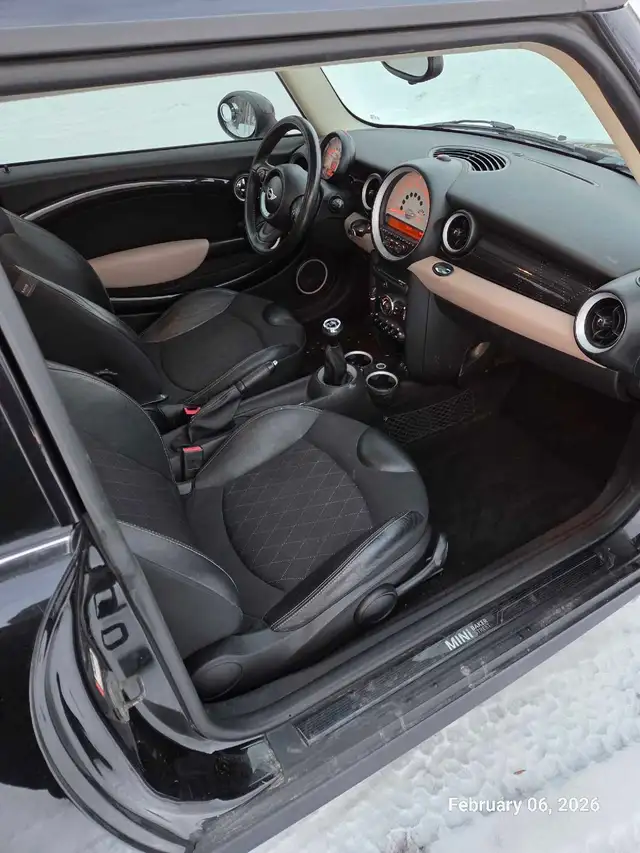 2013 Mini Cooper Baker Street Edition - Photo 7