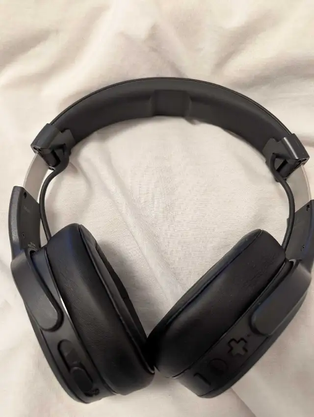 SKULLCANDY CRUSHER WIRELESS HEADPHONES FOR SALE