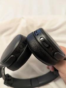 SKULLCANDY CRUSHER WIRELESS HEADPHONES FOR SALE - Photo 2