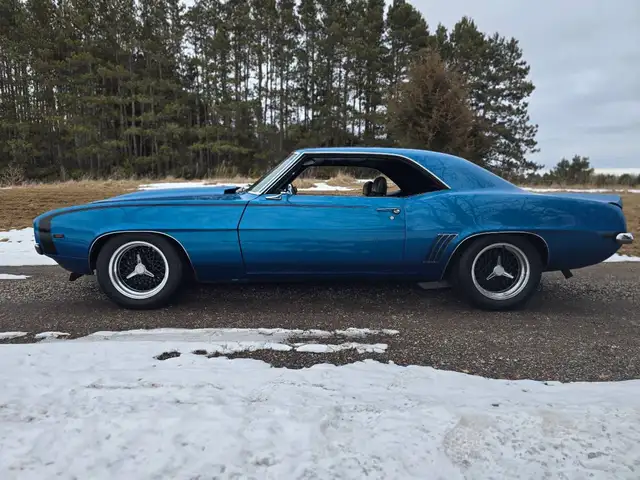 1969 Camaro 350 4 Speed 12 Bolt - Photo 4