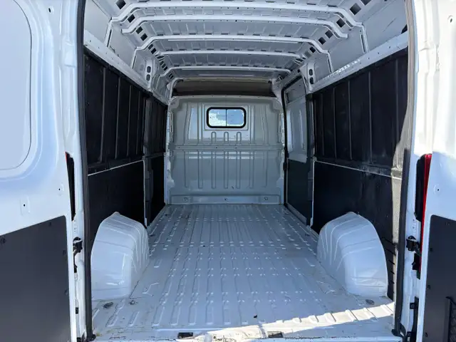 2023 Ram ProMaster Cargo Van HIGH ROOF 159' DIVIDER 3 SEATER - Photo 2