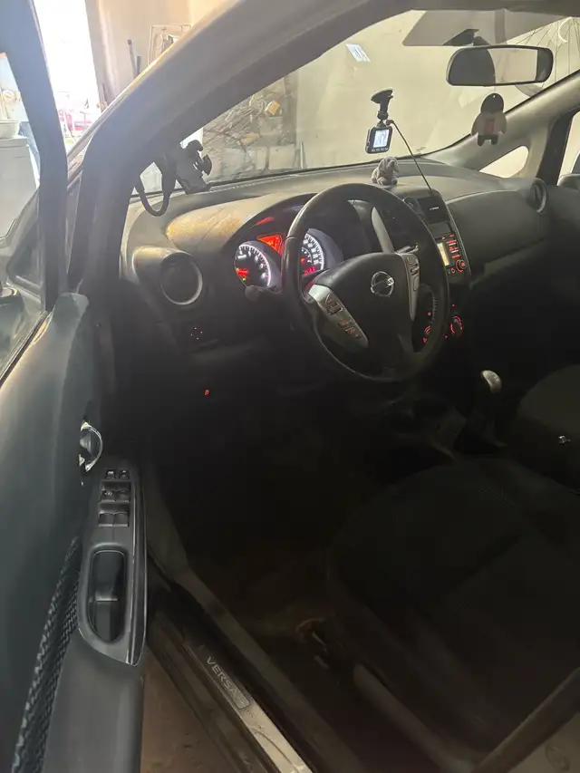 2014 Nissan versa note SL ( rebuilt ) - Photo 7