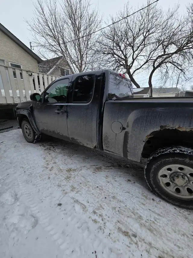 2010 Chevrolet Silverado Extended Cab - Photo 10