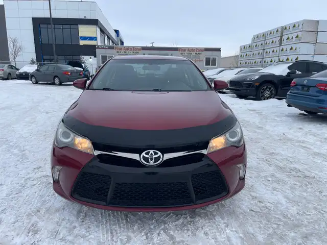 2017 Toyota Camry SE : Low Mileage - Photo 2