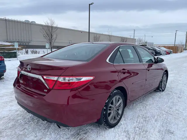 2017 Toyota Camry SE : Low Mileage - Photo 4