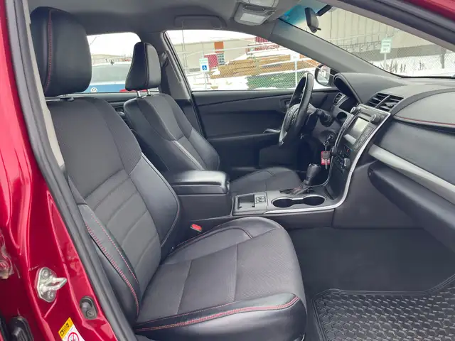 2017 Toyota Camry SE : Low Mileage - Photo 11