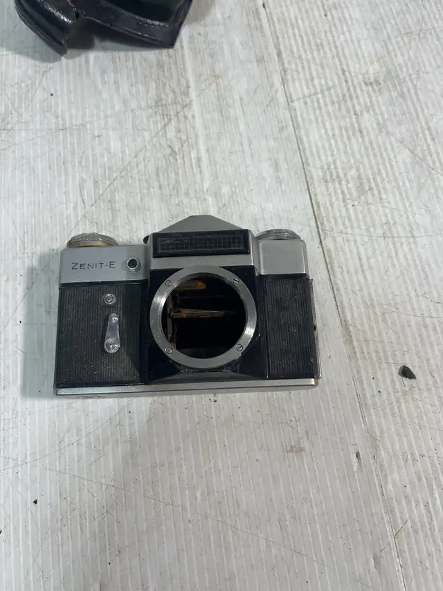Vintage Zenit-E Camera - Photo 5