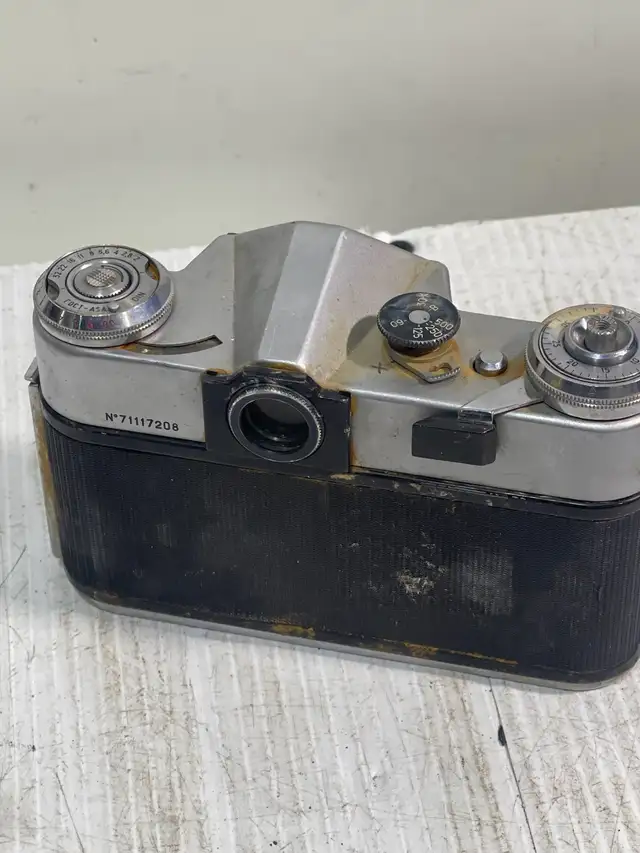 Vintage Zenit-E Camera - Photo 6