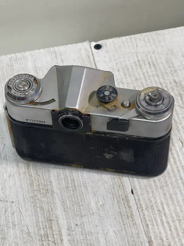 Vintage Zenit-E Camera - Photo 9
