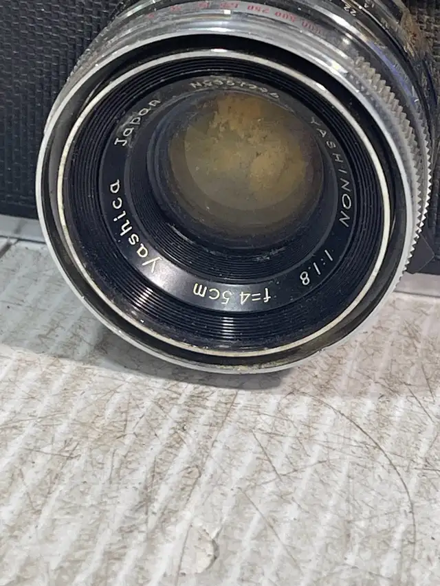 Yashica Electro 35 - Photo 2