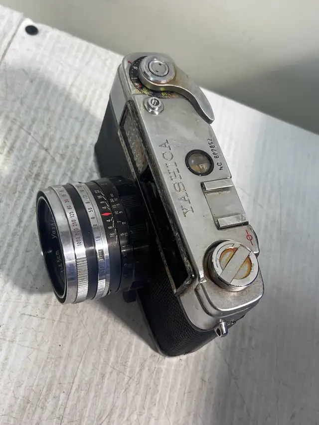 Yashica Electro 35 - Photo 4