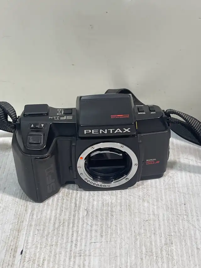Pentax SF1n Camera
