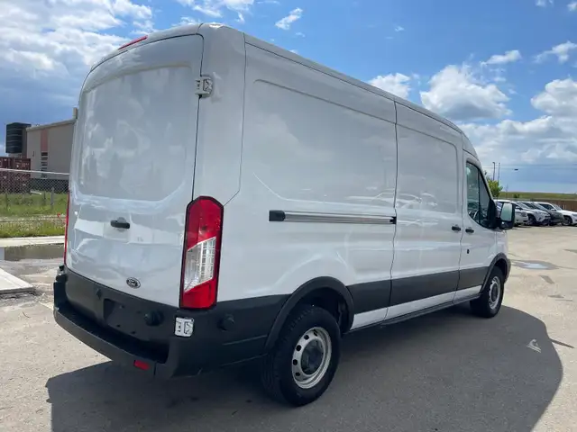 2016 Ford Transit Cargo Van T-250 V6 : No Reported Accidents - Photo 4