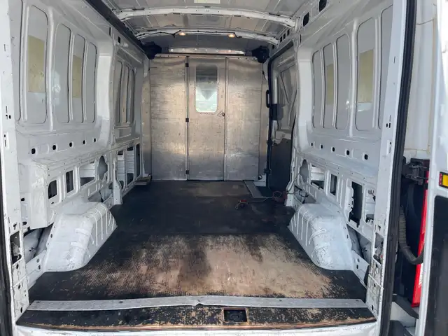 2016 Ford Transit Cargo Van T-250 V6 : No Reported Accidents - Photo 9
