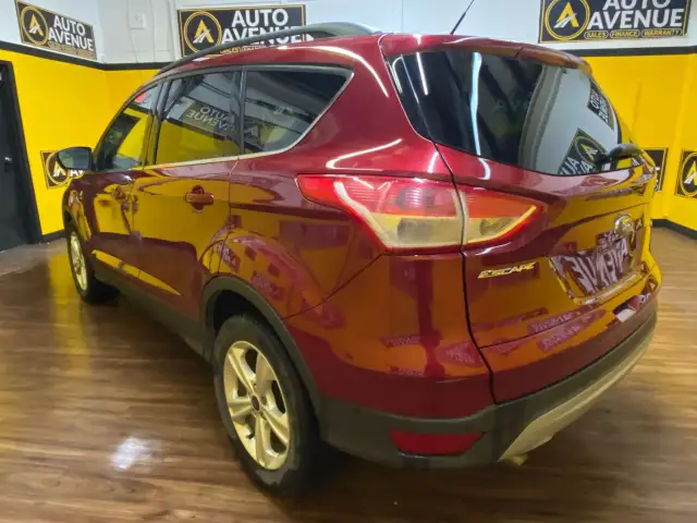 2016 Ford Escape SE - HEATED SEATS, BLUETOOTH, CRUISE CONTROL - Photo 3