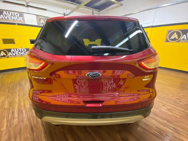 2016 Ford Escape SE - HEATED SEATS, BLUETOOTH, CRUISE CONTROL - Photo 4