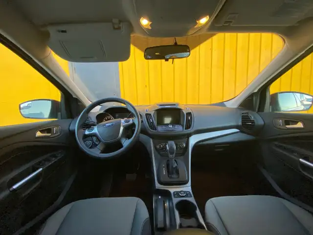 2016 Ford Escape SE - HEATED SEATS, BLUETOOTH, CRUISE CONTROL - Photo 9