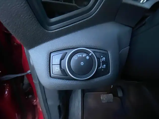 2016 Ford Escape SE - HEATED SEATS, BLUETOOTH, CRUISE CONTROL - Photo 11