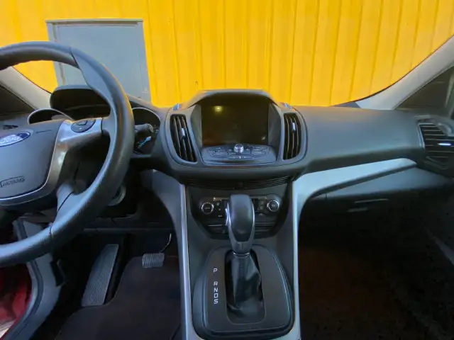 2016 Ford Escape SE - HEATED SEATS, BLUETOOTH, CRUISE CONTROL - Photo 14