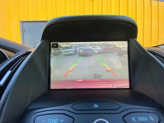 2016 Ford Escape SE - HEATED SEATS, BLUETOOTH, CRUISE CONTROL - Photo 16