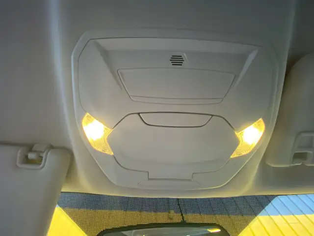 2016 Ford Escape SE - HEATED SEATS, BLUETOOTH, CRUISE CONTROL - Photo 19