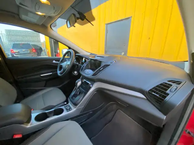 2016 Ford Escape SE - HEATED SEATS, BLUETOOTH, CRUISE CONTROL - Photo 24