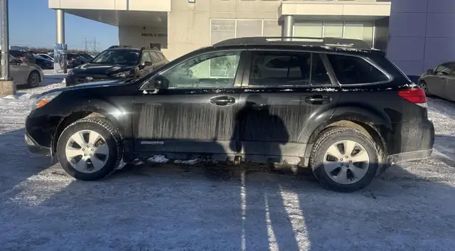 2011 Subaru Outback 5dr Wgn CVT 2.5i Premium - Photo 2