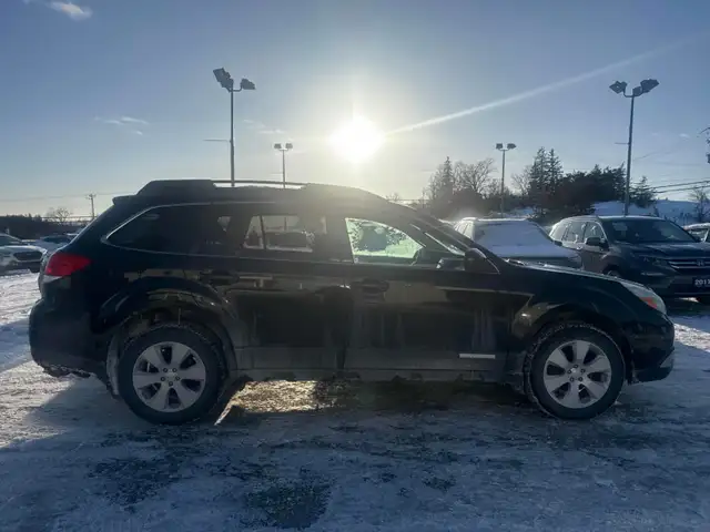 2011 Subaru Outback 5dr Wgn CVT 2.5i Premium - Photo 4