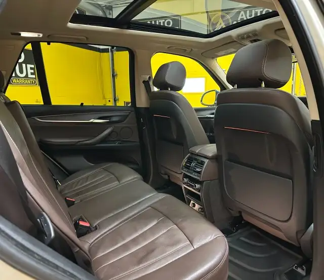 2015 BMW X5 xDrive35i - 7 SEATS! PANORAMA ROOF! LOW MILEAGE! - Photo 14