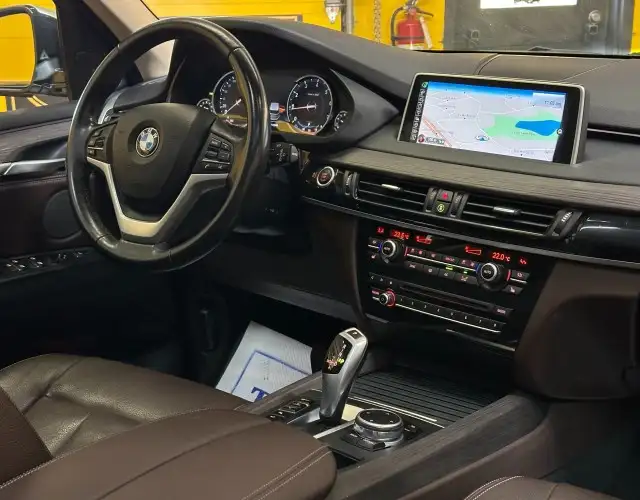 2015 BMW X5 xDrive35i - 7 SEATS! PANORAMA ROOF! LOW MILEAGE! - Photo 16