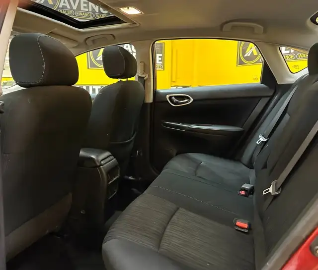 2019 Nissan Sentra SV - SUNROOF! BACKUP CAMERA! HEATED SEATS! - Photo 11