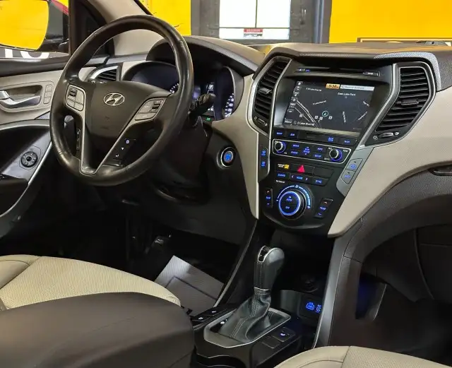 2018 Hyundai Santa Fe Sport SE - SUNROOF! LEATHER! BACKUP CAMERA - Photo 16