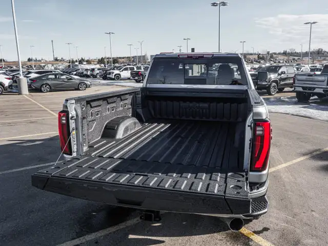 2026 GMC Sierra 3500HD Denali - Photo 8