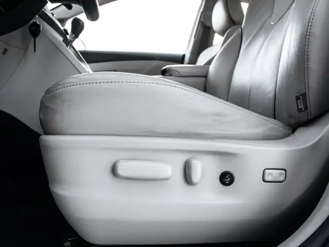 2013 Toyota Venza AWD|PANOROOF|LEATHER|BACKUP|HEATED SEATS|LOADE - Photo 14