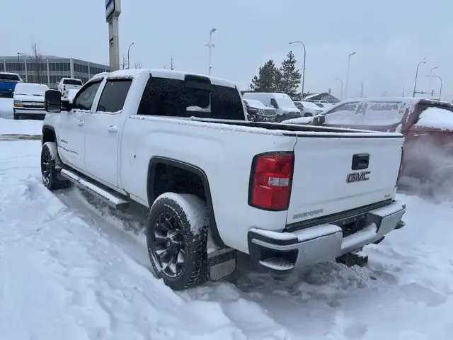 2017 GMC Sierra 3500HD SLE 6.0L - Photo 4