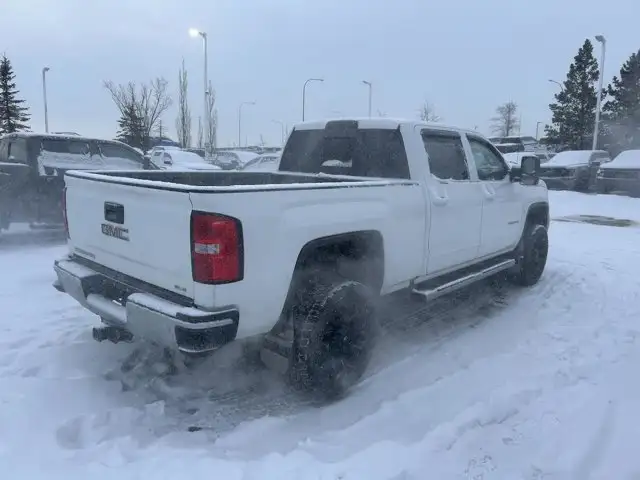 2017 GMC Sierra 3500HD SLE 6.0L - Photo 5