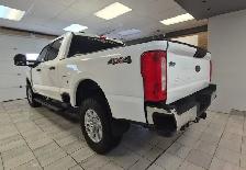 2023 Ford F-350 XLT - Photo 3