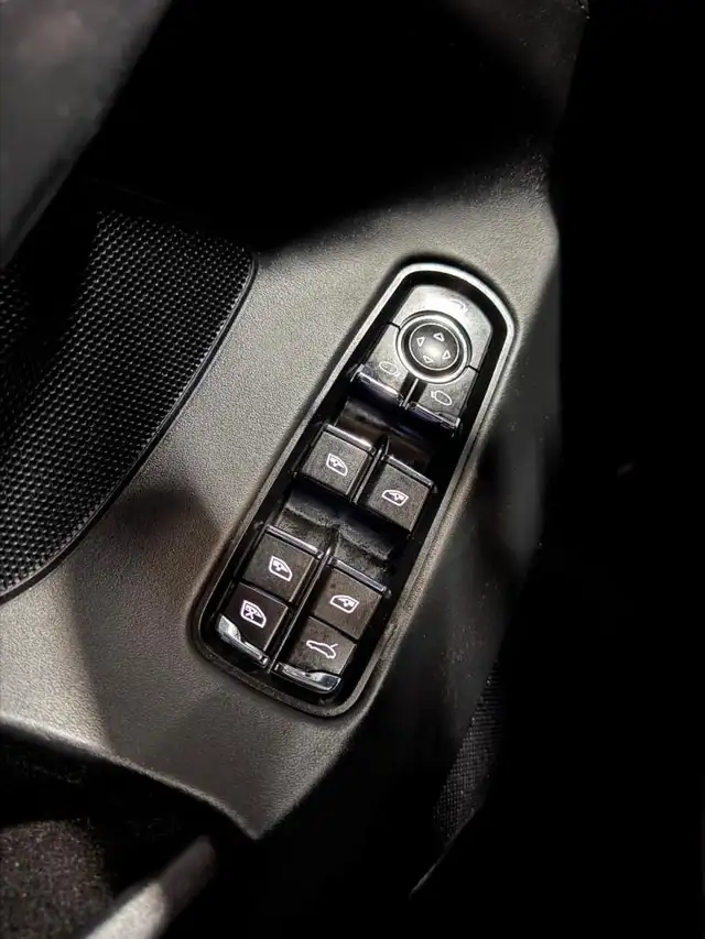 2010 Porsche Panamera 4S | LOW KILOMETRES | NO ACCIDENTS - Photo 11