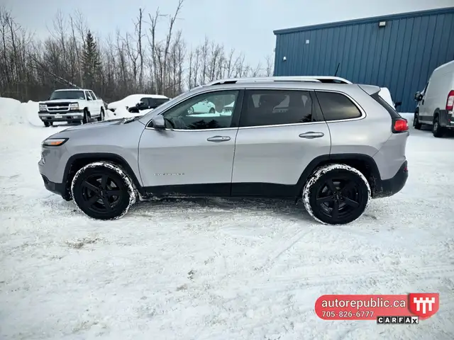 2017 Jeep Cherokee Limited V6 AWD Certified No Accidents Tow Pac - Photo 2